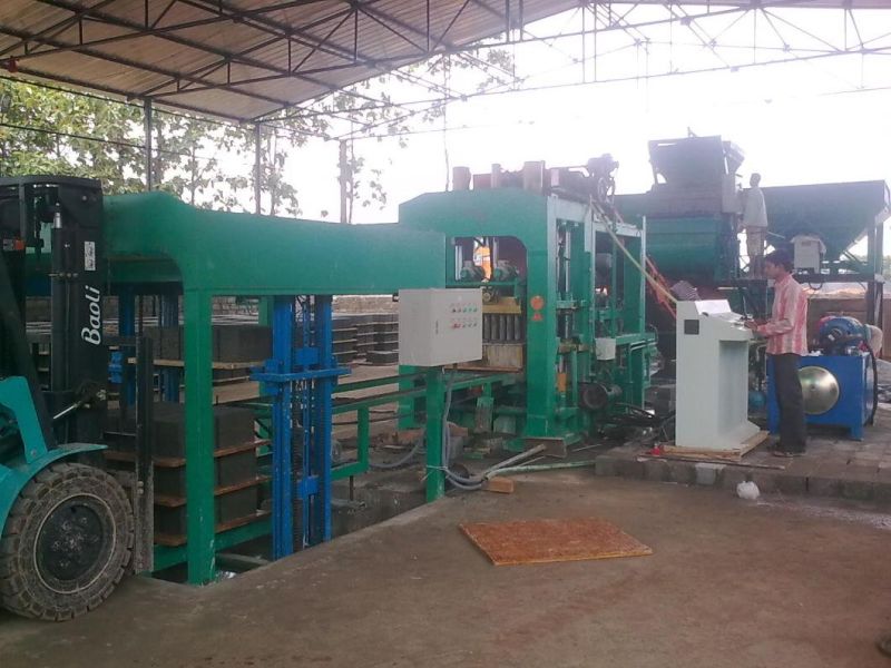 High Efficiency Concrete Hollow Block Making Machine Qt10-15 Brick Machine