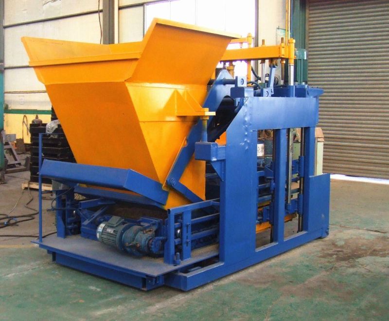 Mobile Brick Cement/Concrete Block Making Machine