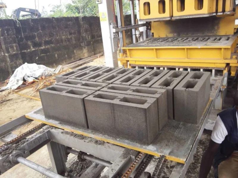 Qt8-15 Concrete Block Paver Hollow Making Machine