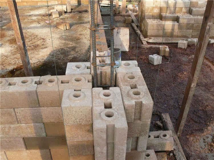 Small Manual Qmr2-40 Clay Earth Soil Interlocking Block Making Machine for House Building