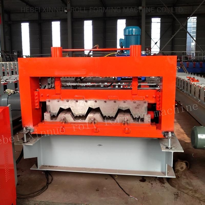 Colored Steel Xinnuo Main Nude Packing with Plastic Film Roof Panel Roofing Roll Forming Machine