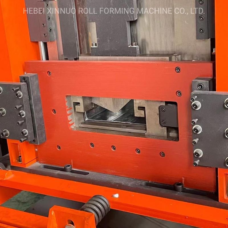 Door to Xinnuo Exported Packing Cee Zee Purlin Roll Forming Machine