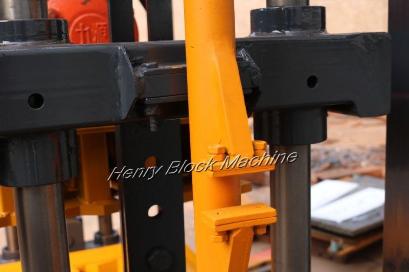 Qtj4-40 Low Cost Mobile Concrete Hollow Block Making Machine