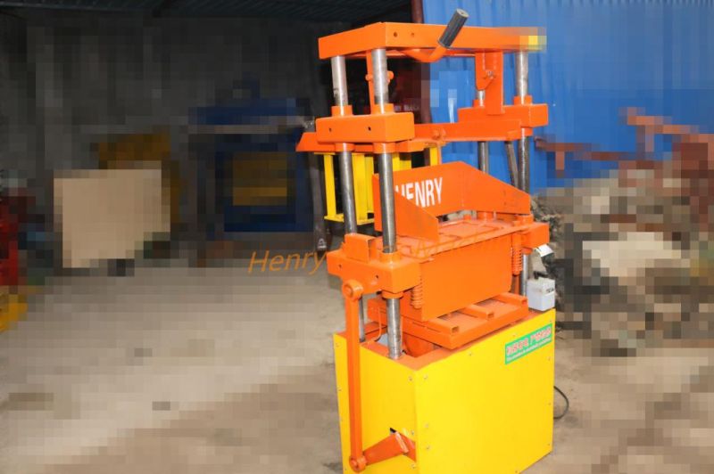Simple Hollow Block Making Machine Concrete Brick Machine Paver Curbstone Making Machine Hr1-18
