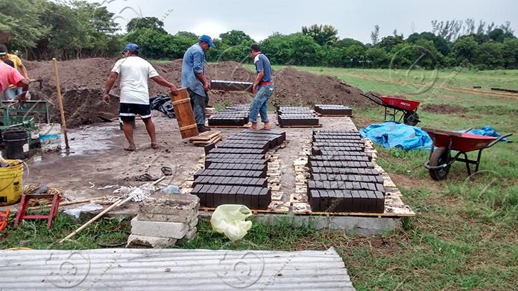 Manual Clay Mud Cement Brick Making Machine Price in India
