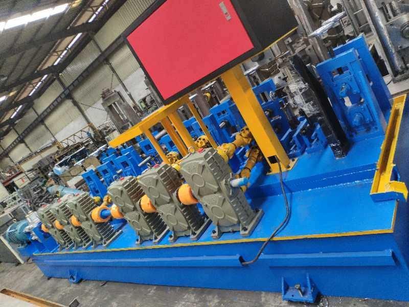 Rectangular/ Oval/ Square Sst Welded Pipe Roll Forming Machine