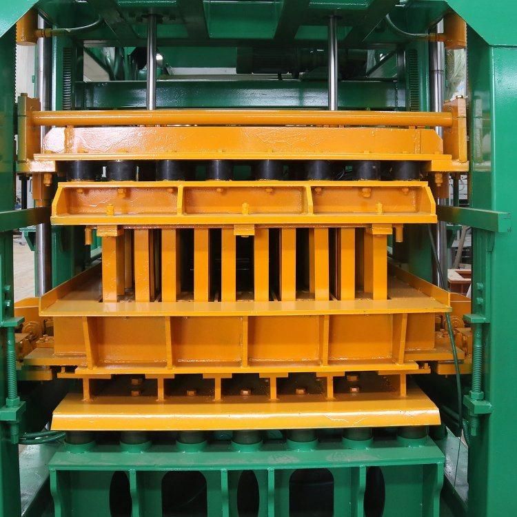 Qt6-15 Hydraulic Concrete Block Making Machine in Uganda