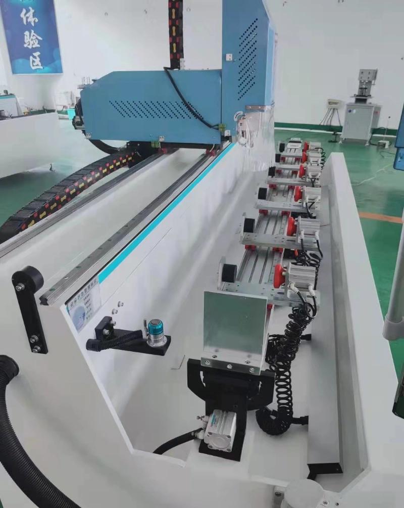 Aluminum Profile Nc Rotary Milling Machine Aluminum Alloy Curtain Wall Profile Three-Sided Automatic Rotary Milling Machine