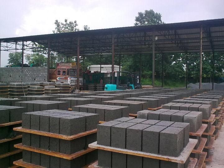 Small Investment Qt4-15 Full Automatic Hollow Paver Interlocking Block Making Machine for Wall Materials