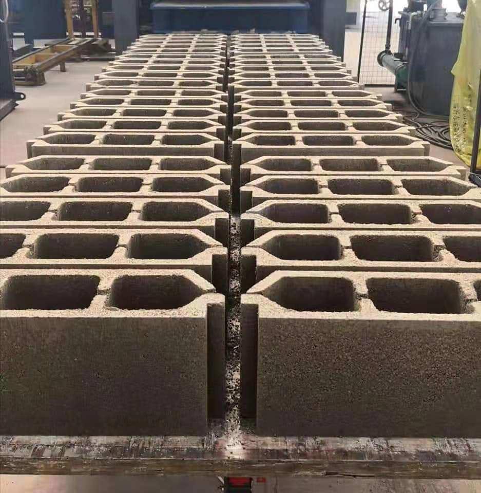 Qt4-25 Qt4-18s Hydraulic Concrete Block Machinery Paver Solid Hollow Brick Making Machine