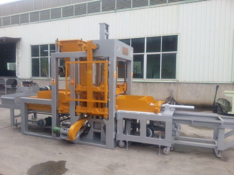 Qt6-15 Brick Molding Machine/Concrete Block Machinery in Uganda