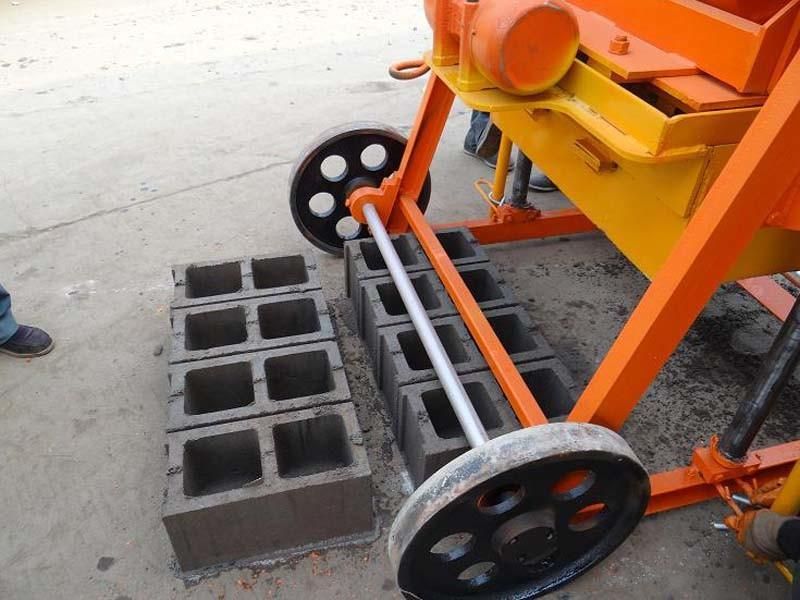 Qmy4-45 Mobile Electric Concrete Hollow Block Making Paver Laying Machine